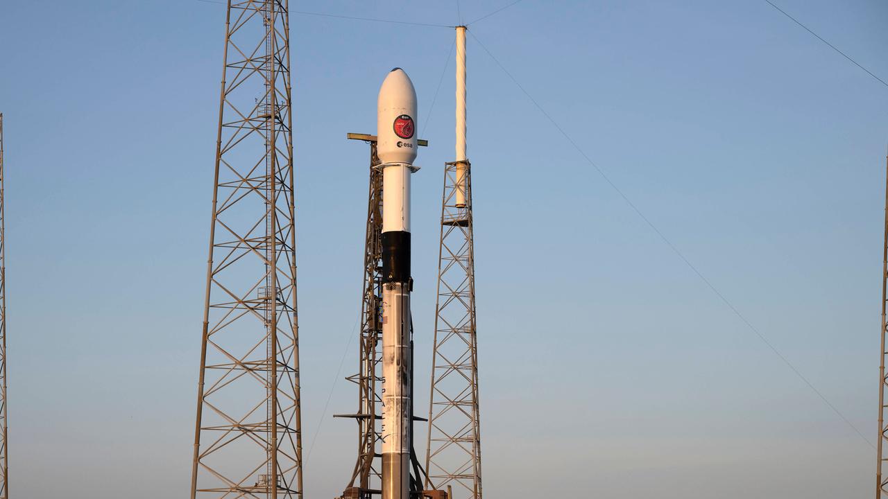 Die Rakete steht auf dem Launch-Pad in Florida.