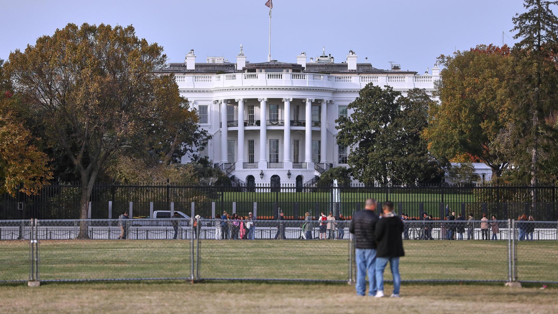 Blick auf das Weiße Haus in Washington, dem Sitz des US-Präsidenten, am Vorabend der Wahl. 