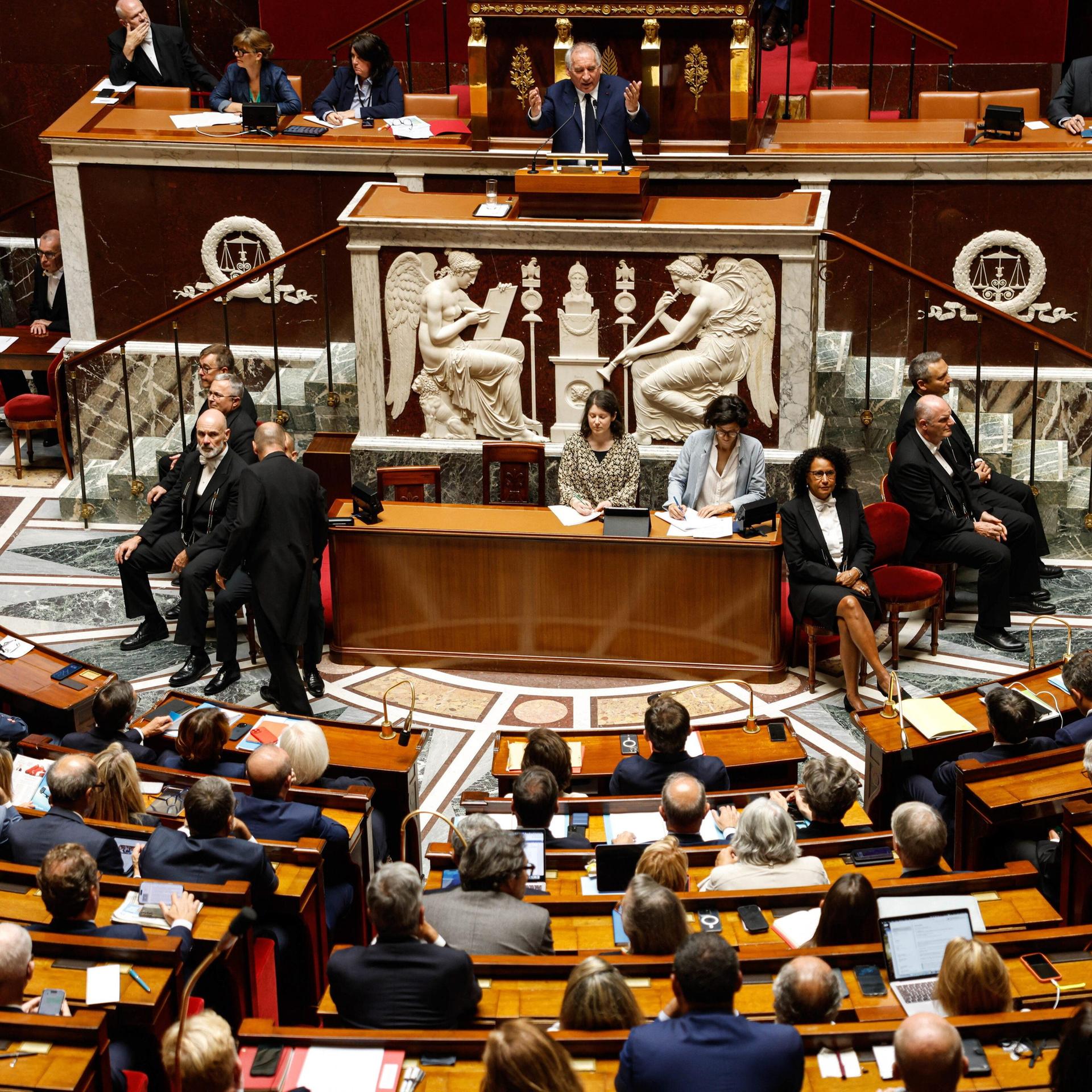 Frankreich - Schwierige Regierungsbildung unter Zeitdruck
