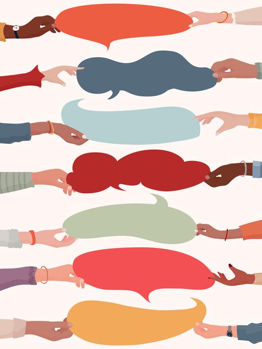 Illustration: Arme und Hände diverser Menschen halten Sprechblasen in unterschiedlichen Farben.
