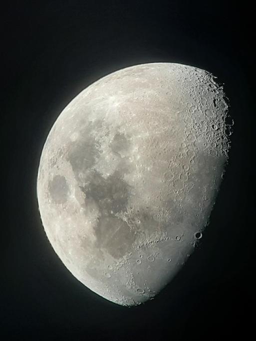 Der zunehmende Mond: Flüge zum Mond sind mühsam - einfach hoch klettern konnte nur Baron Münchhausen