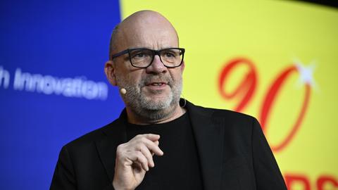 Rafael Laguna spricht auf einer Veranstaltung 