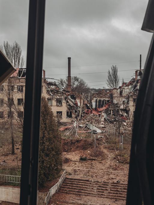 Soledar in der Region Donezk. Zu sehen sind zerstörte Gebäude.