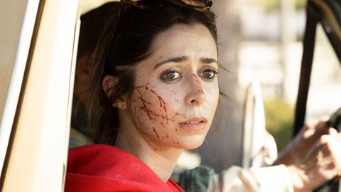 Cristin Milioti mit blutverschmiertem Gesicht