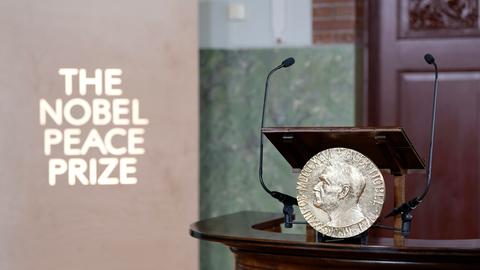 Von einer Tribüne aus wird das Nobelkomitee den Preisträger des Friedensnobelpreises bekanntgeben.