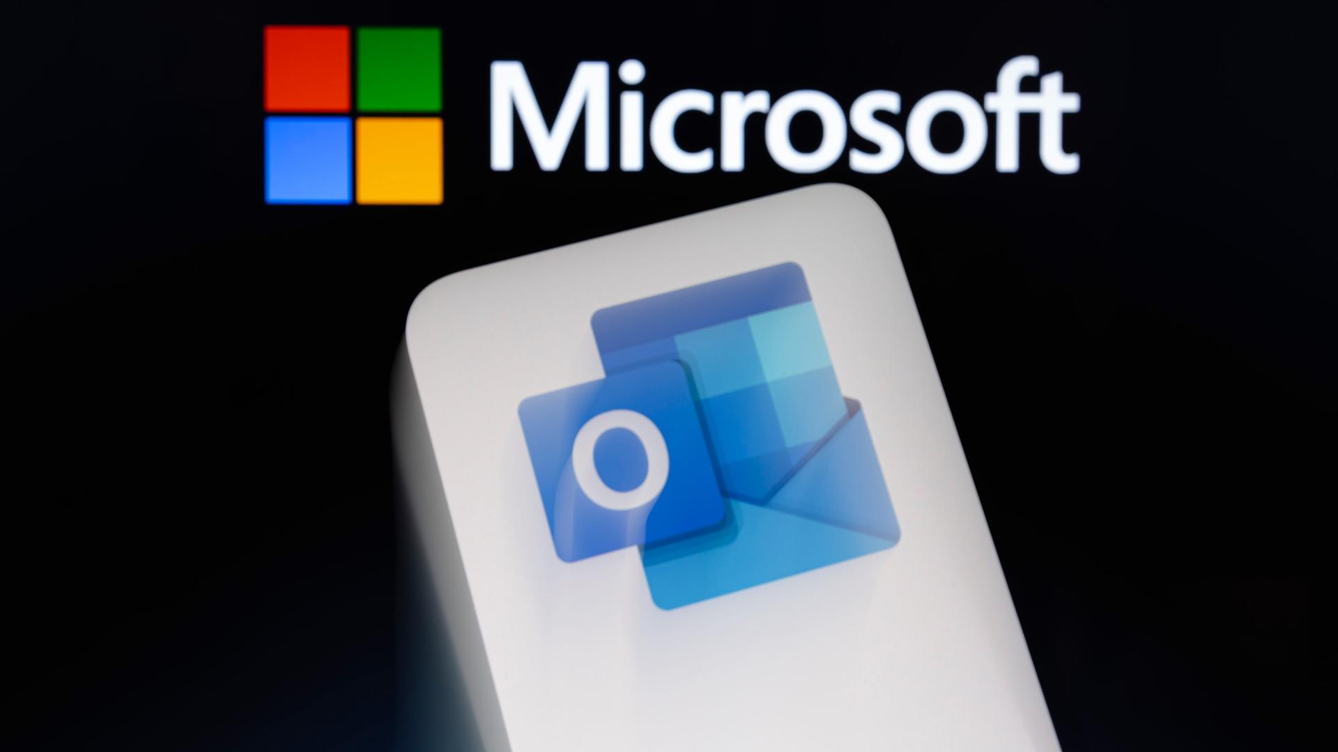 Logos von Microsoft und Outlook