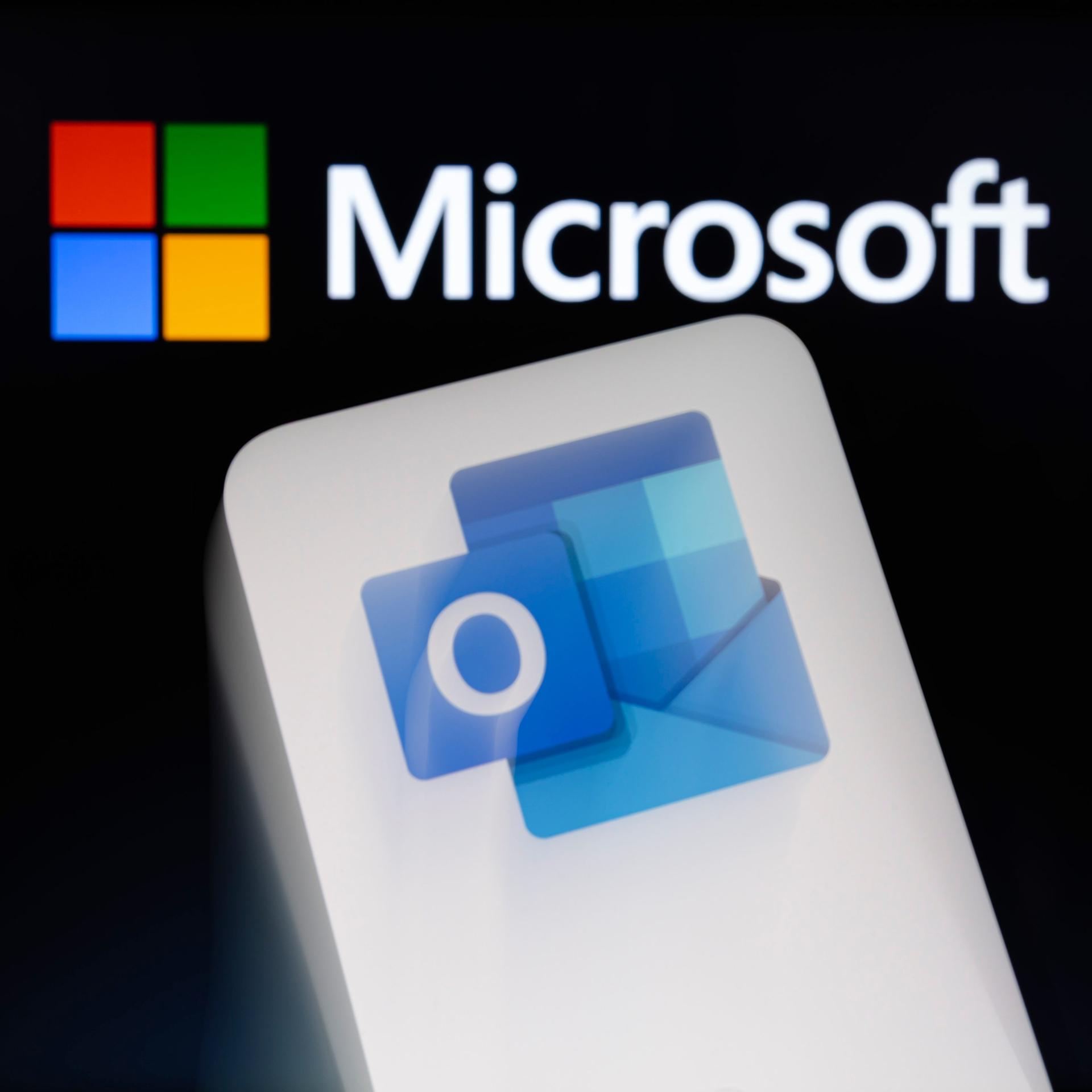 Logos von Microsoft und Outlook