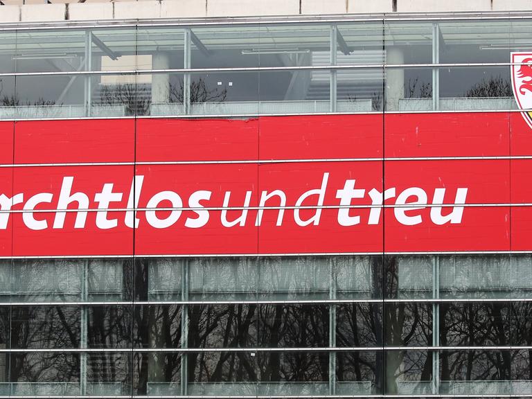 Schriftzug "furchtlos und treu" beim VfB Stuttgart