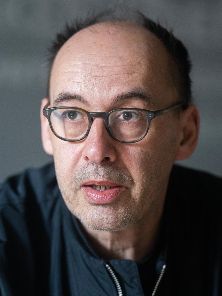 Porträt des österreichischen Journalisten und Autors Robert Misik, Wien 2021.