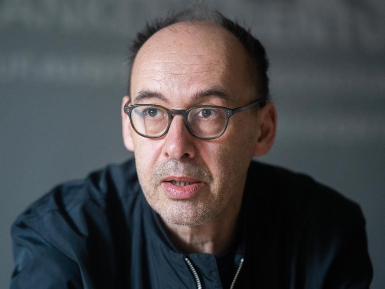 Porträt des österreichischen Journalisten und Autors Robert Misik, Wien 2021.