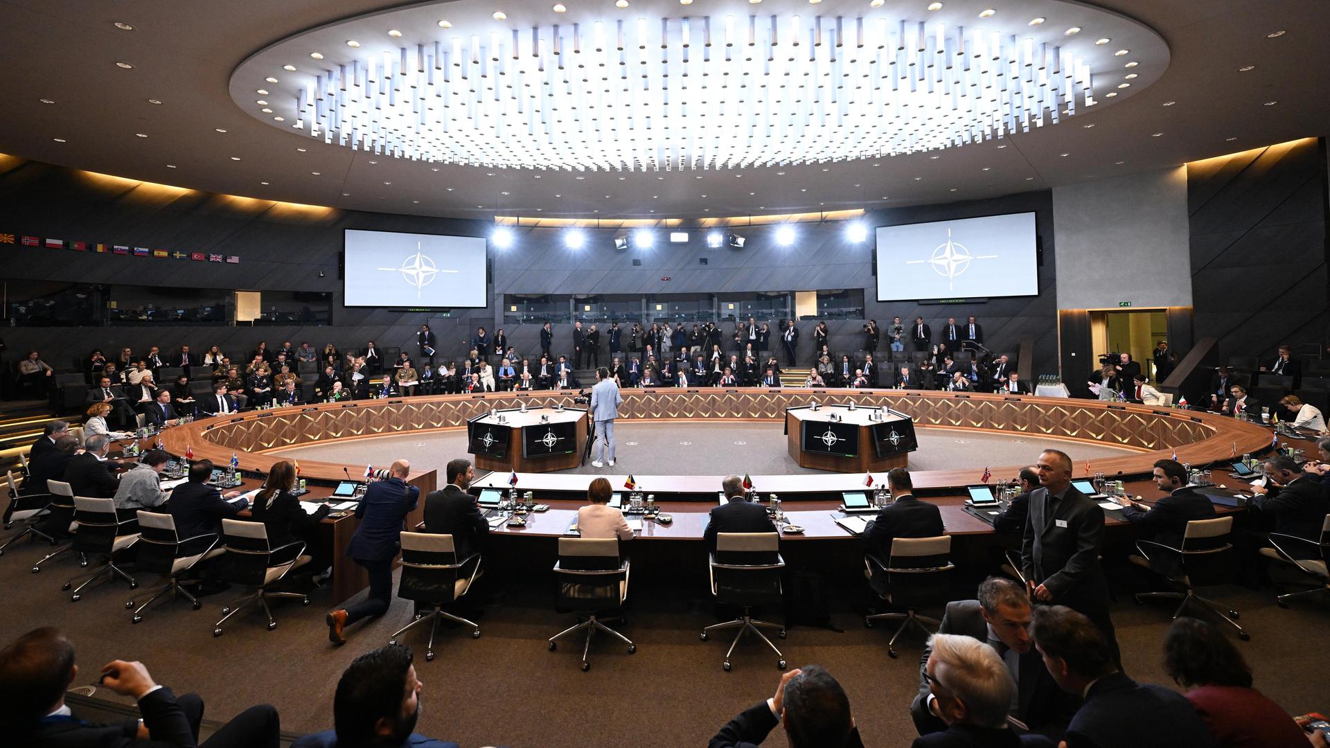 Blick in das NATO-Hauptquartier, in dem die Außenminister tagen.