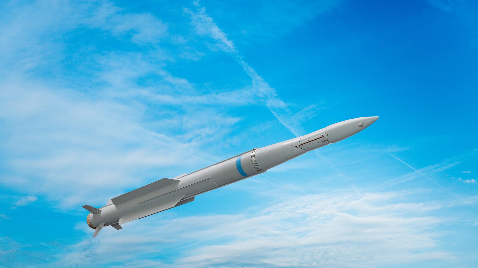 Eine Luftabwehrrakte Iris-T startet. Eine Luftabwehrrakte Iris-T startet.