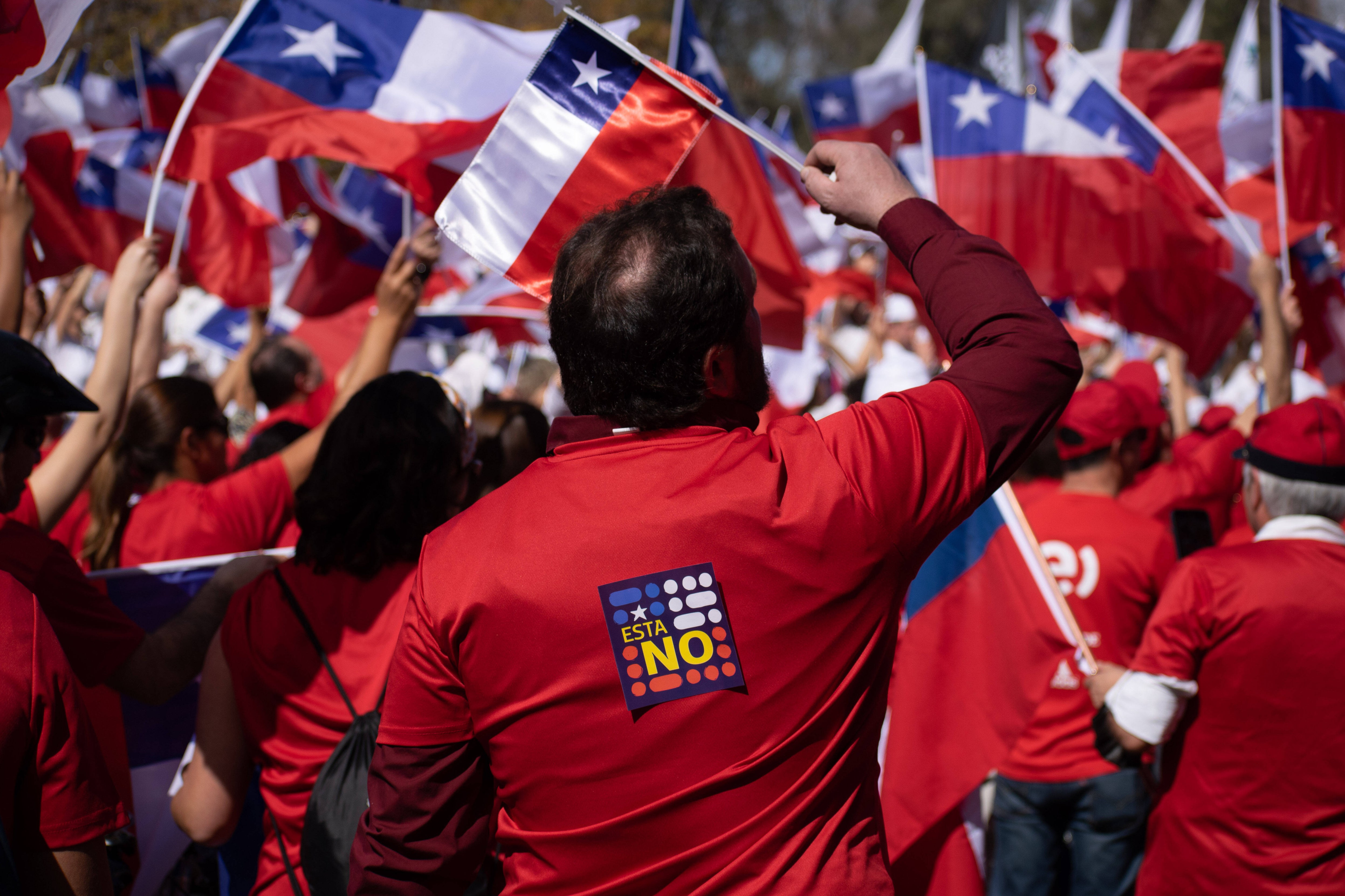 Südamerika - Neuer Verfassungs-Vorschlag für Chile gebilligt - Referendum am 17. Dezember
