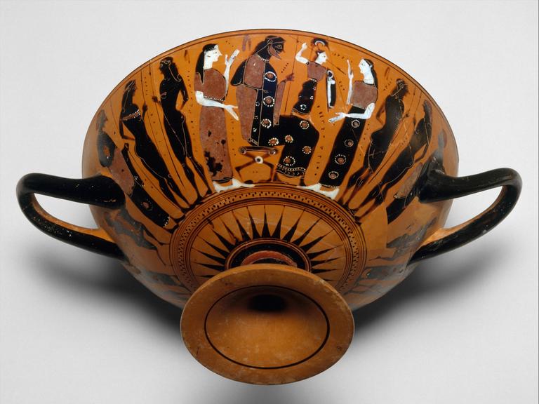 Ein Trinkgefäß von etwa 550 v. Chr. zeigt die Geburt der Göttin Athene aus dem Kopf des Göttervaters Zeus. 