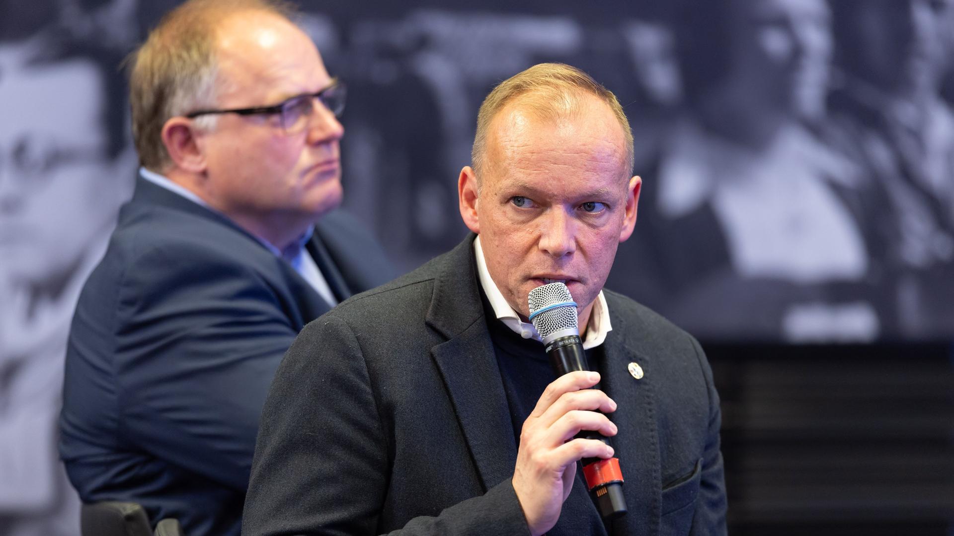 Frankfurt am Main: Markus Stenger, Geschäftsführer EURO 2024 GmbH. Links im Hintergrund Andreas "Mex" Schär, Geschäftsführer EURO 2024 GmbH. Frankfurt am Main: Markus Stenger, Geschäftsführer EURO 2024 GmbH. Links im Hintergrund Andreas "Mex" Schär, Geschäftsführer EURO 2024 GmbH.