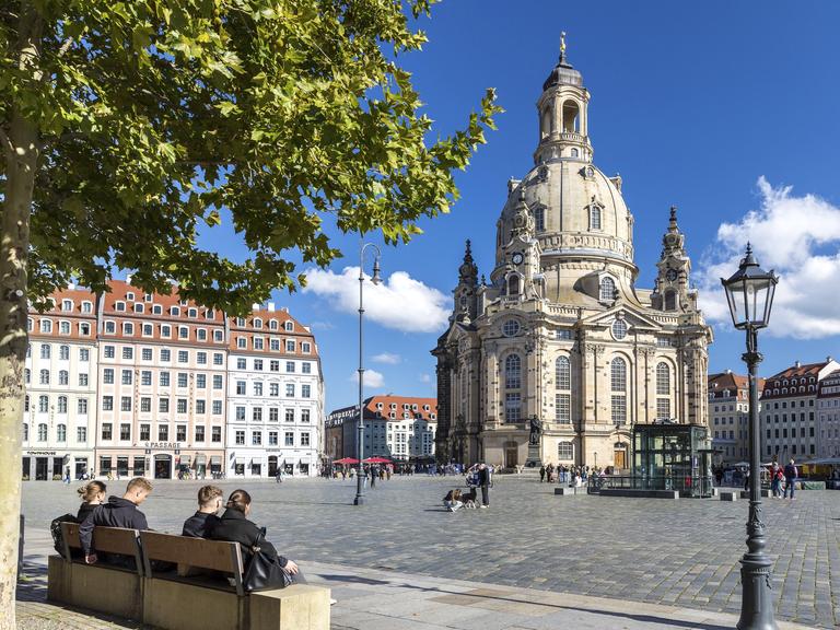 Die Frauenkirche am Neumarkt von Dresden heute. (Quelle: picture allliance)