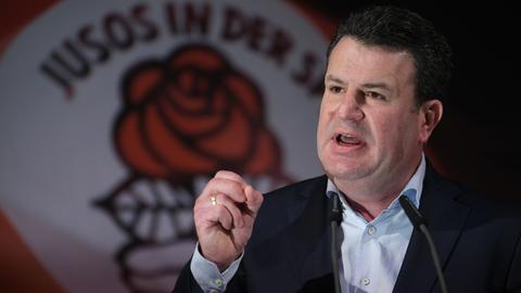 Hubertus Heil spricht beim Bundeskongress der Jungsozialisten.