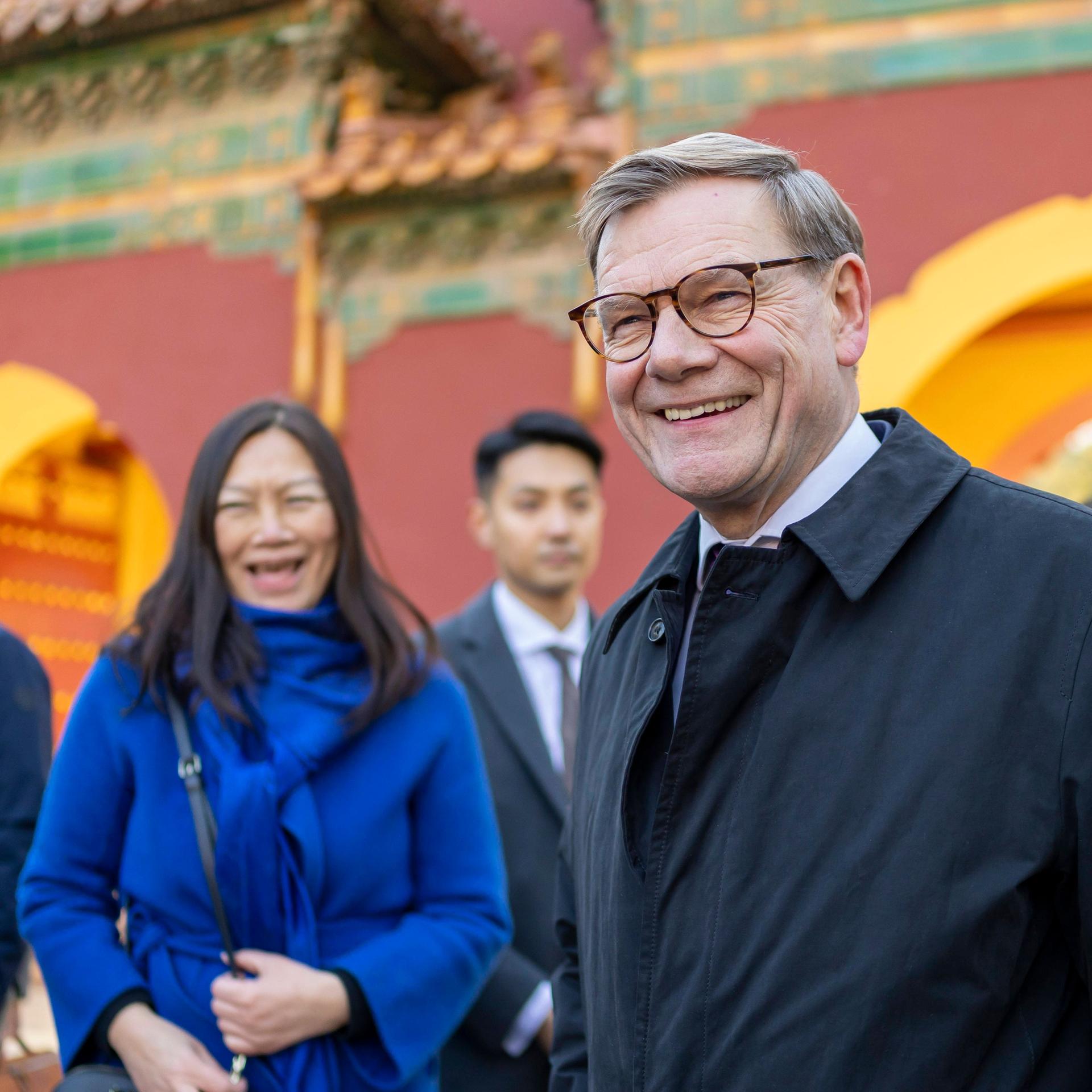 Kommentar zu Wadephuls China-Reise - Deutsche Wirtschaft blickt naiv auf China