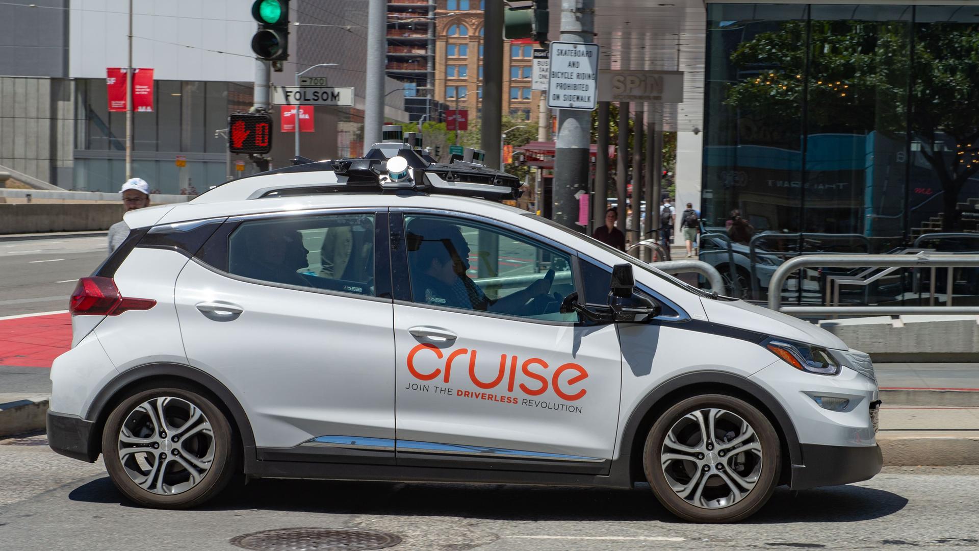 San Francisco: Ein selbstfahrendes Auto der General-Motors-Tochterfirma Cruise ist im Straßenverkehr unterwegs.