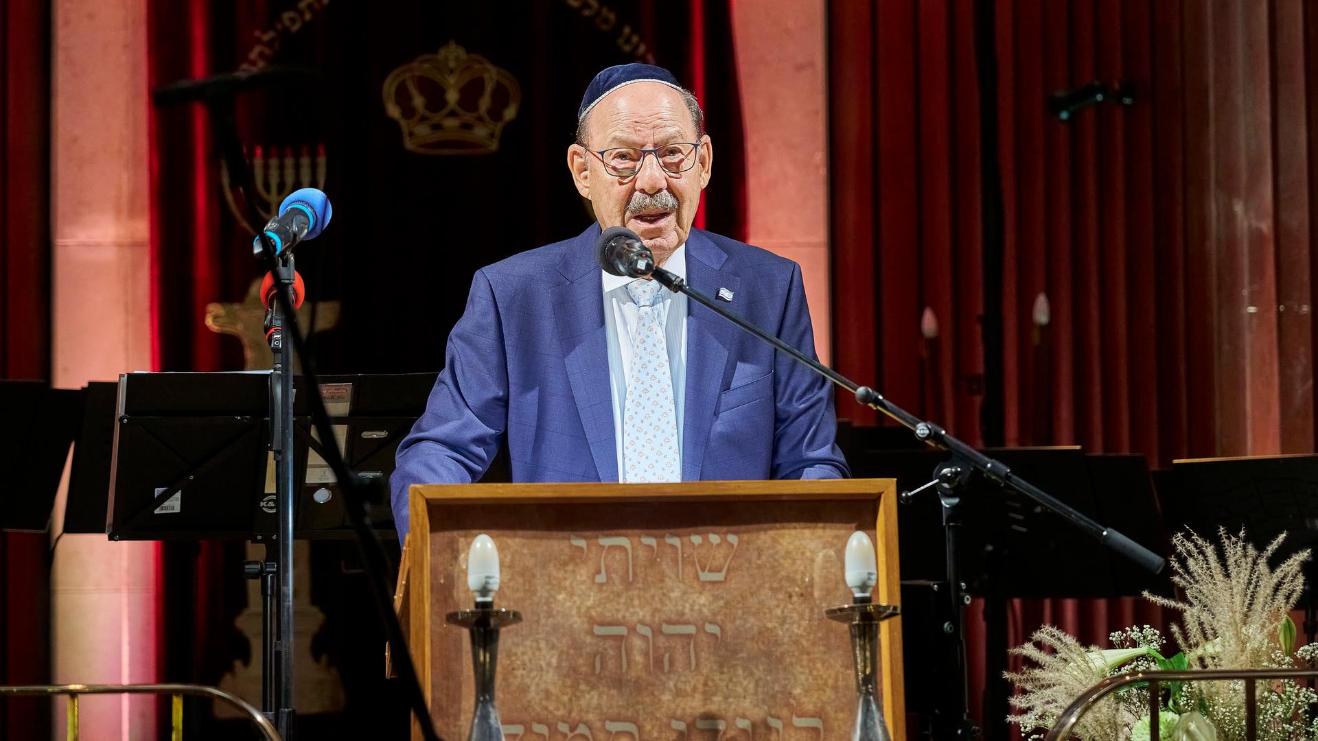 Michael Fürst, Präsident des Landesverbandes der Jüdischen Gemeinden von Niedersachsen und der Jüdischen Gemeinde Hannover spricht in der Synagoge der Jüdischen Gemeinde. Michael Fürst, Präsident des Landesverbandes der Jüdischen Gemeinden von Niedersachsen und der Jüdischen Gemeinde Hannover spricht in der Synagoge der Jüdischen Gemeinde.