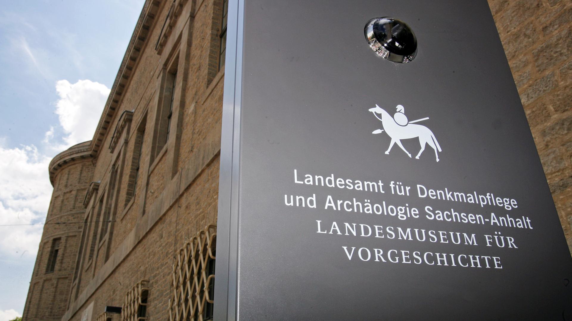 Am Landesamt für Denkmalpflege und Archäologie Sachsen-Anhalt in Halle/Saale Am Landesamt für Denkmalpflege und Archäologie Sachsen-Anhalt in Halle/Saale