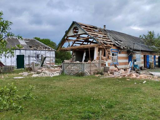 Ein zerstörtes Haus in der russischen Grenzegion Belgorod. 