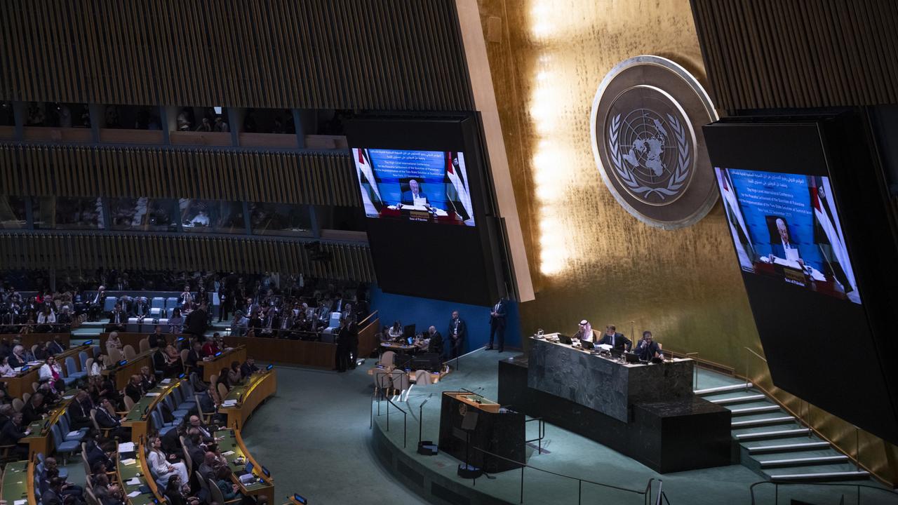 Blick in die UN-Vollversammlung: Palästinenserpräsident Mahmoud Abbas ist per Video zugeschaltet und hält eine Ansprache. Blick in die UN-Vollversammlung: Palästinenserpräsident Mahmoud Abbas ist per Video zugeschaltet und hält eine Ansprache.