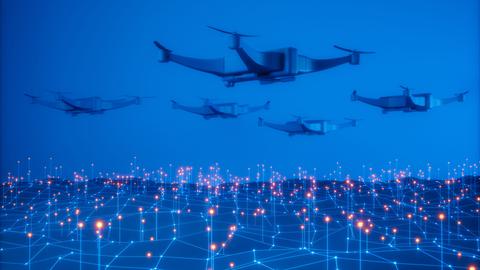 Autonomer Schwarm militärischer Drohnen, der über einem digitalen Schlachtfeldnetzwerk fliegt