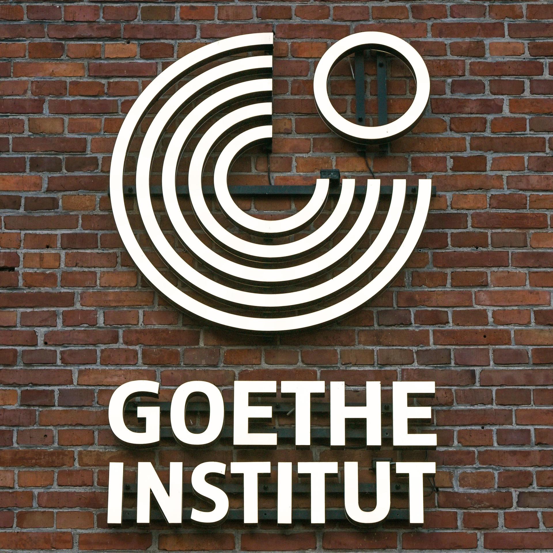KRAKOW, POLAND â FEBRUARY 03: The logo and signage of the Goethe-Institut, the official cultural institute of the Federal Republic of Germany, are seen on a building facade in Krakow, Poland, on February 3, 2026. (Photo by Artur Widak/NurPhoto)