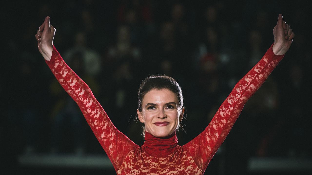 Lavinia Nowak als Katarina Witt im ZDF-Film "KATI - Eine Kür, die bleibt"