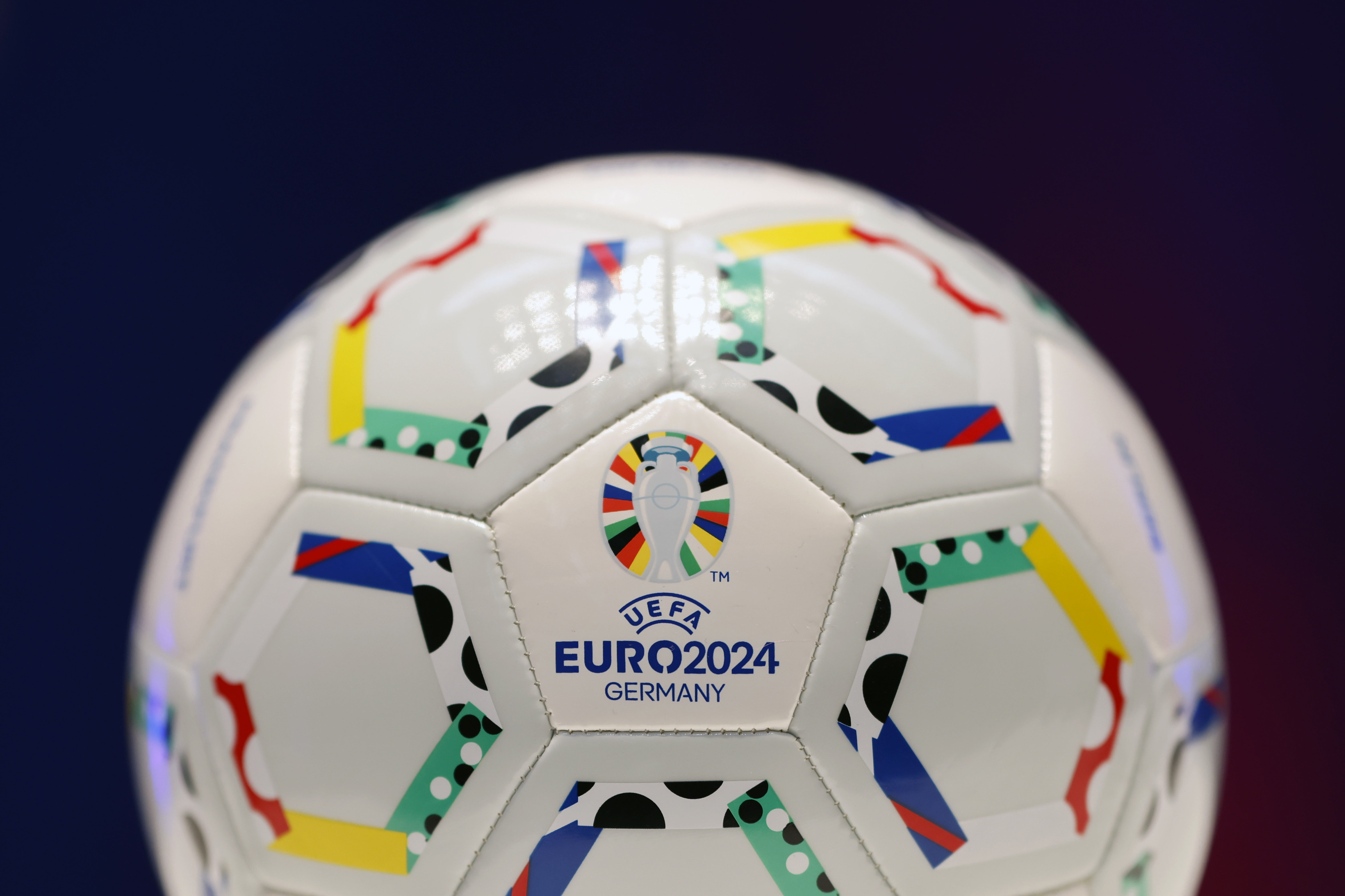 Результаты crystal ball 2024. Мяч евро 2024. Мяч футбольный адидас евро 2024. Мяч adidas 2024 евро.
