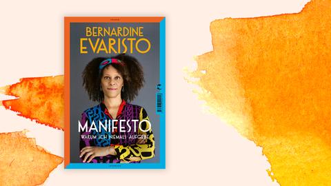 Das Cover zeigt Buchtitel und Autorennamen sowie ein Foto der Autorin. Sie trägt eine Schleife im Haar und eine bunte Bluse. Im Hintergrund orangene Farbflecken.