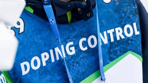 Shirt mit der Aufschrif  "Doping Control"