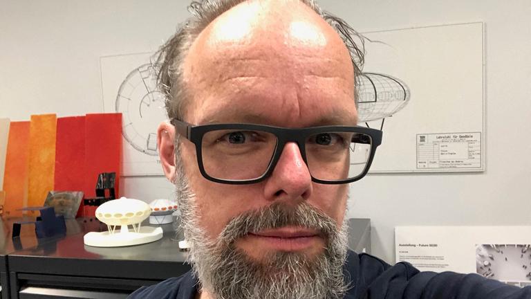 Portrait von Tim Bechthold