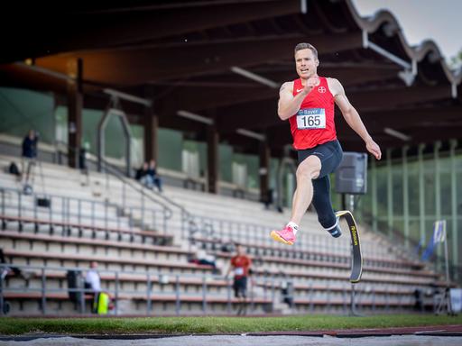 Para-Leichtathletik Markus Rehm bei einem Wettkampf in Leverkusen Anfang Juni.