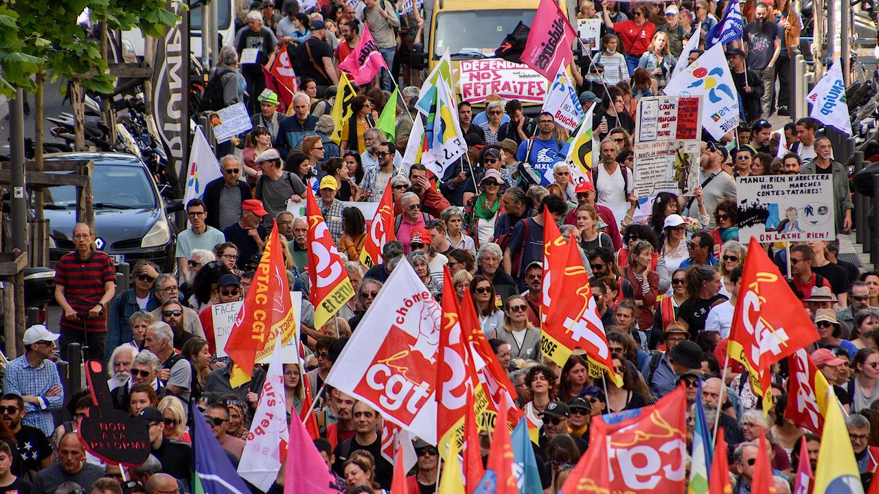 Demonstrierende in Marseille bei einem Protest gegen die französische Rentenreform.