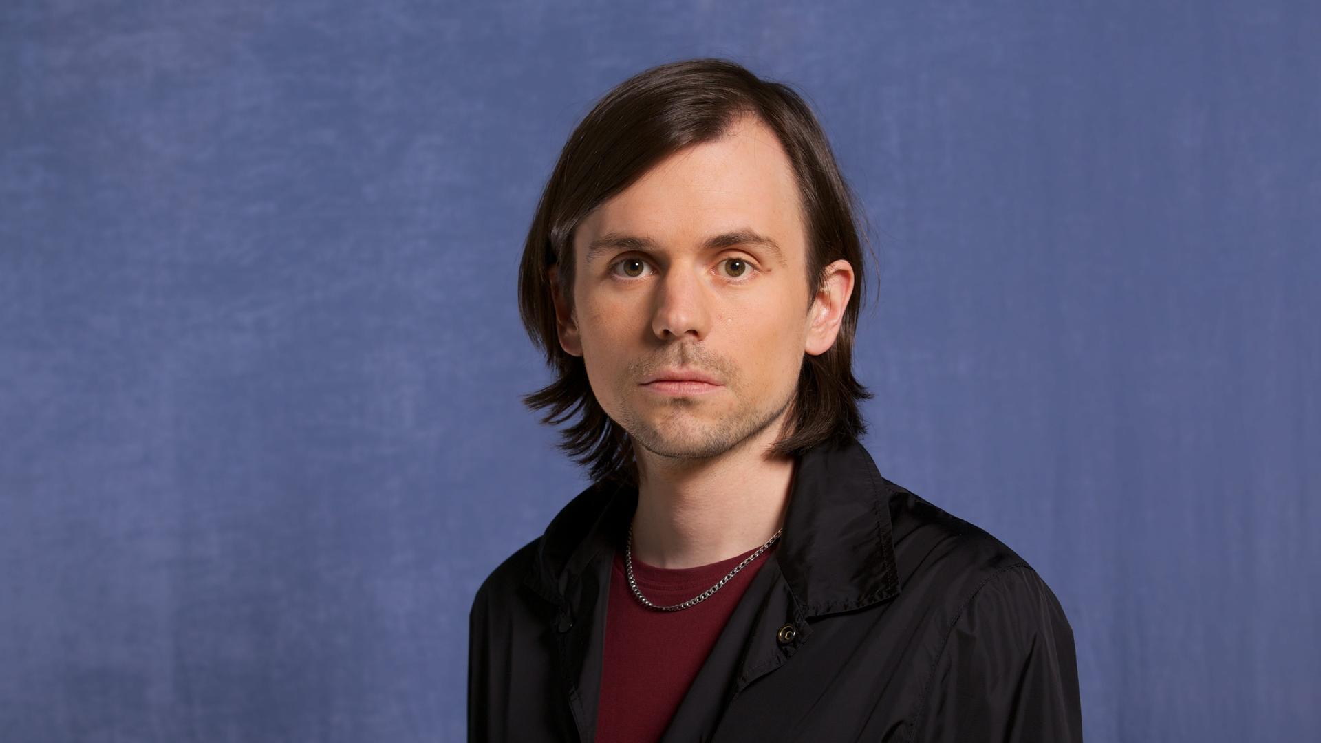 Leif Randt, deutscher Schriftsteller, aufgenommen am 25.03.2015 in Mainz bei "lesenswert", der Literatursendung des SWR. Leif Randt, deutscher Schriftsteller, aufgenommen am 25.03.2015 in Mainz bei "lesenswert", der Literatursendung des SWR.