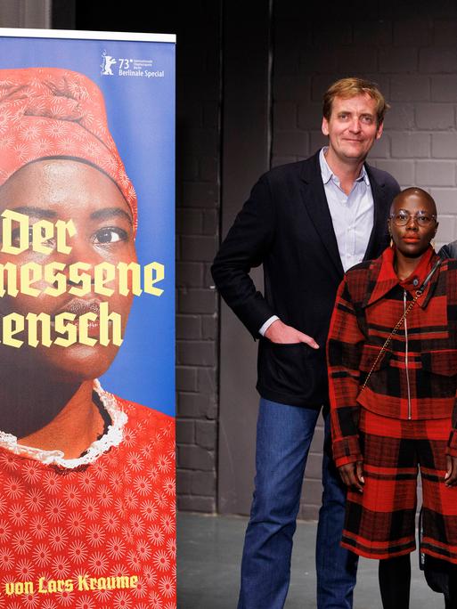 Schauspielerin Girley Charlene Jazama und Produzent Thomas Kufus sowie weitere Mitglieder des Teams bei der NRW-Premiere des Films "Der vermessene Mensch".