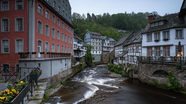 Blick auf historische Gebäude der Kommune Monschau