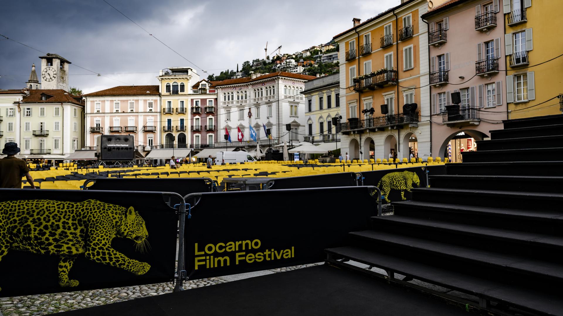 Die Piazza Grande in der Schweizer Stadt Locarno, wo das Internationale Filmfestival eröffnet wurde. 