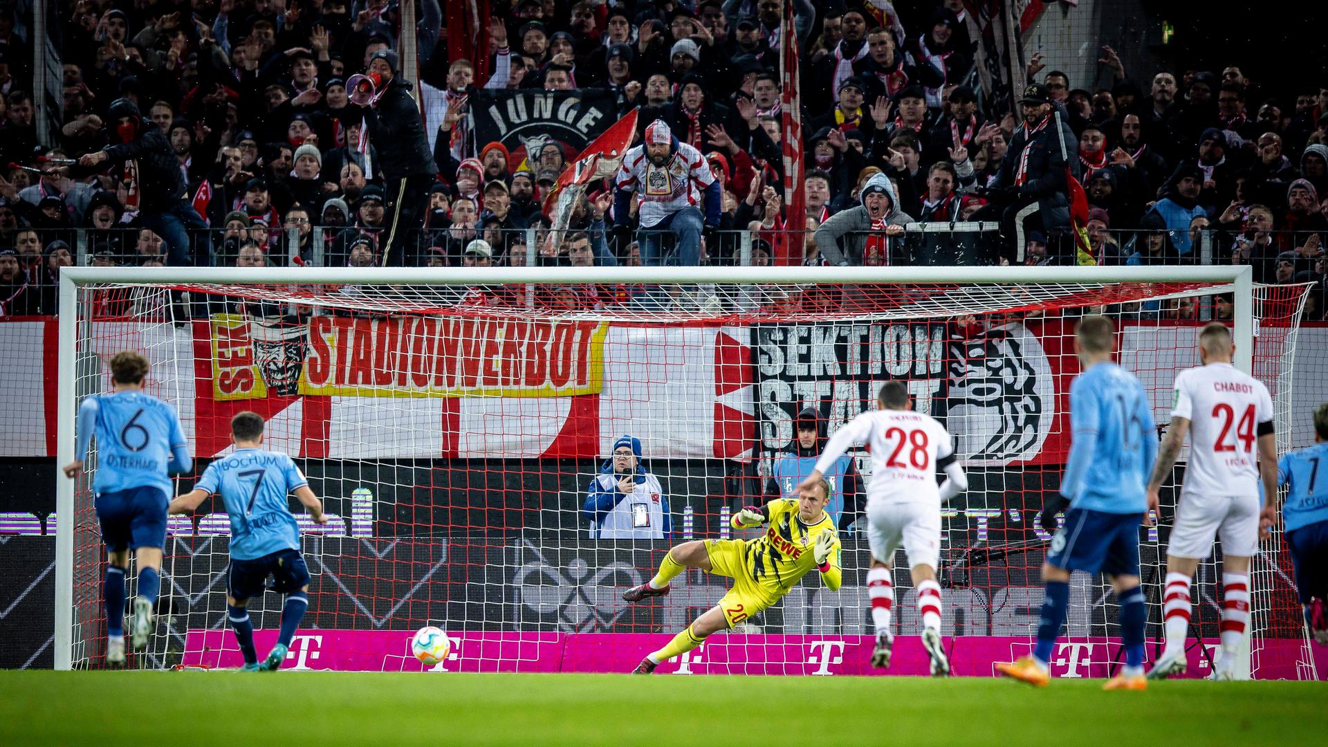 Szene aus dem Bundesliga-Spiel Köln gegen Bochum