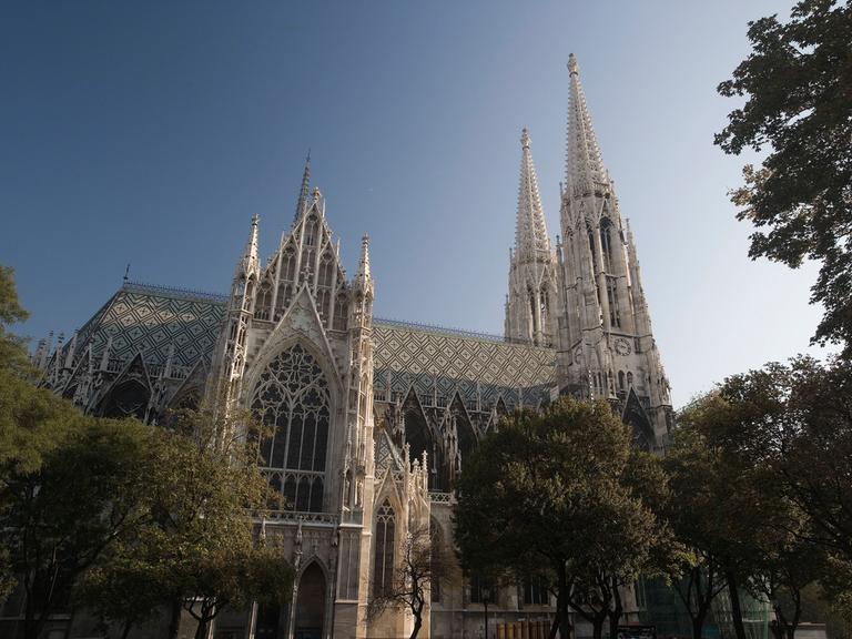 Blick auf die Wiener Votivkirche.