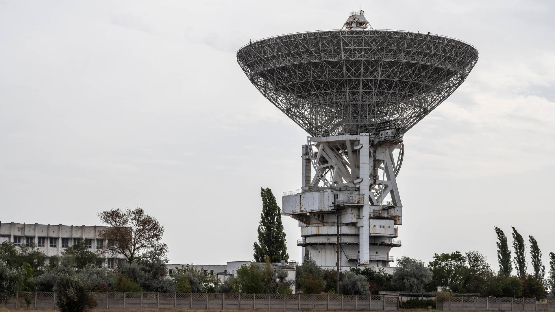 Das Radioteleskop von Jewpatoria auf der Krim 