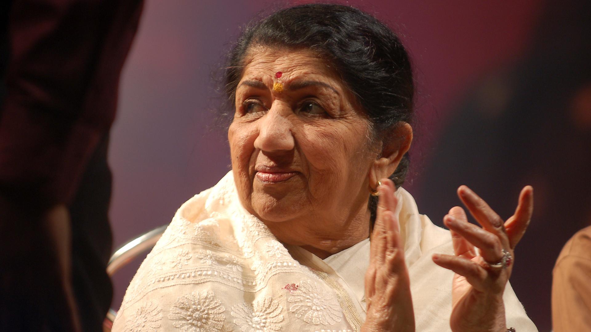 Die als "Nachtigall von Indien" bekannte Sängerin Lata Mangeshkar. Die als "Nachtigall von Indien" bekannte Sängerin Lata Mangeshkar.