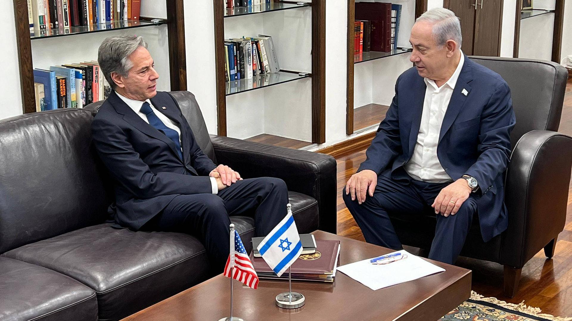 US-Außenminister Antony Blinken (l.) zu Besuch bei Israels Premier Benjamin Netayahu am 3. November 2023