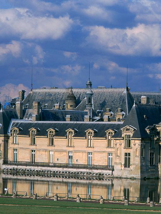 Gesamtansicht des Schlosses von Chantilly