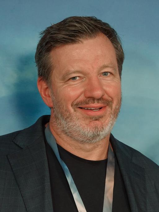 André Wiersig, Extremschwimmer, steht bei dem 13. Extremwetterkongress im Internationalen Maritimen Museum Hamburg, 2023.