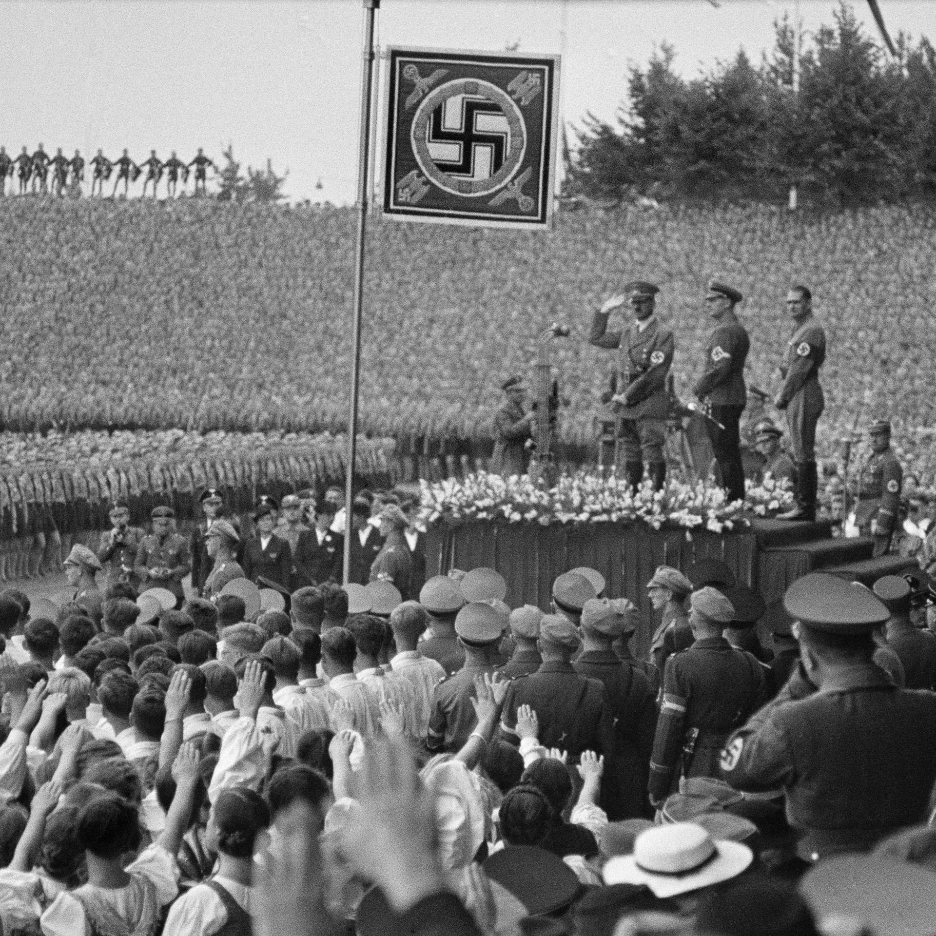 Familienforschung - Der Umgang mit der NSDAP-Mitgliederkartei