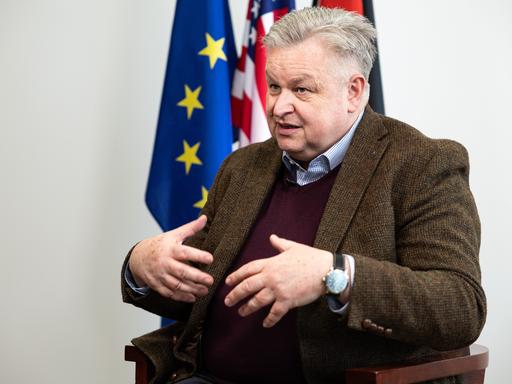 Berlin: Michael Link (FDP), Transatlantik-Koordinator der Bundesregierung, spricht in einem Interview mit der Deutschen Presse-Agentur dpa.