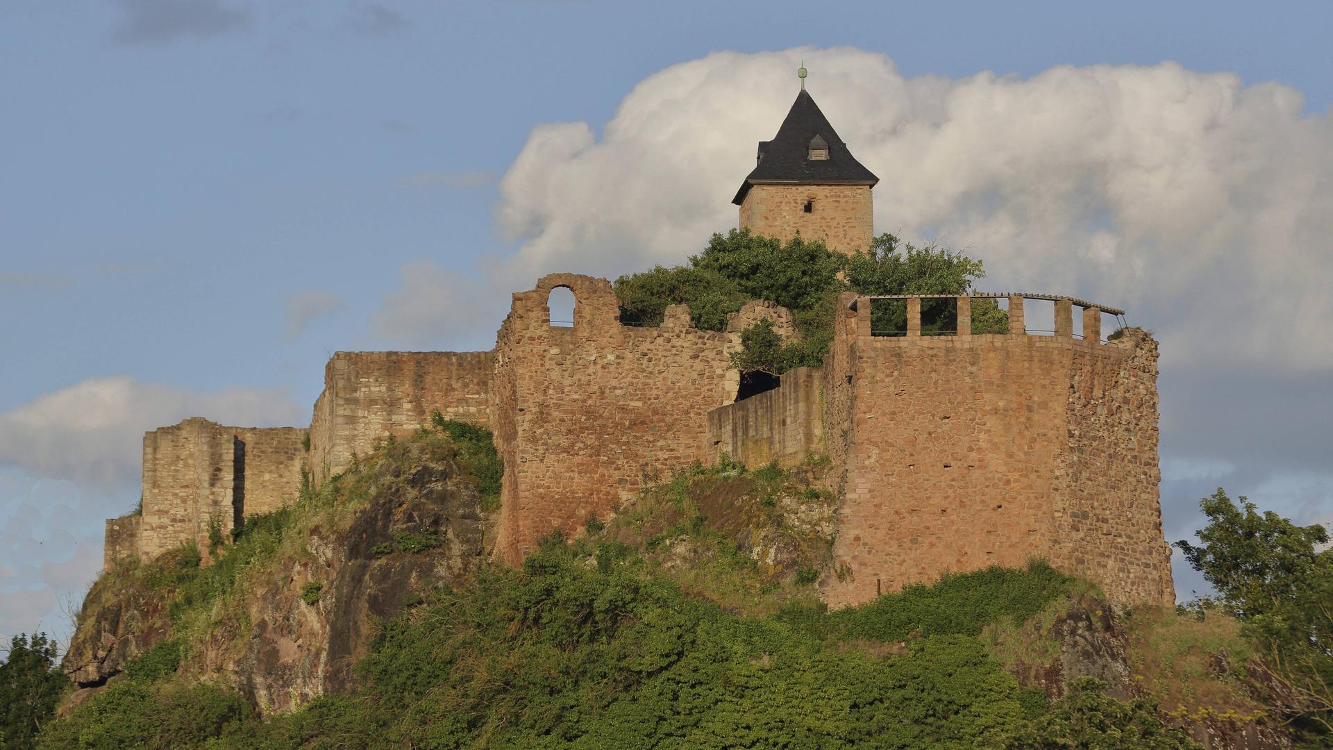 Burg Giebichenstein mit Kunsthochschule, Kunstschule, Halle an der Saale, Straße der Romanik, Sachsen-Anhalt, Deutschland Burg Giebichenstein mit Kunsthochschule, Kunstschule, Halle an der Saale, Straße der Romanik, Sachsen-Anhalt, Deutschland